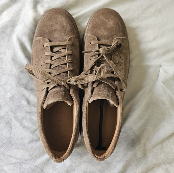NWOT Vince Men\'s Casual Suede Sneakers With Duster Bag - Brown - Size 8.5 M